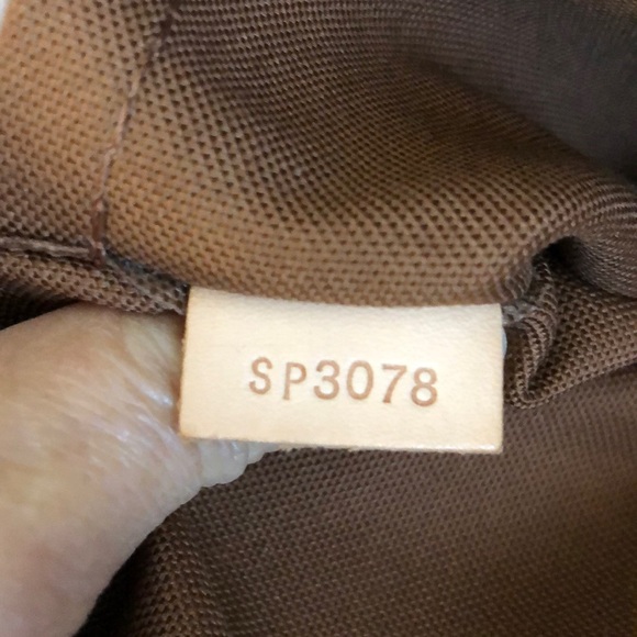 W/Receipt 🌼🌼 RETIRED 🌼🌼 Louis Vuitton Tivoli GM - Picture 8 of 16